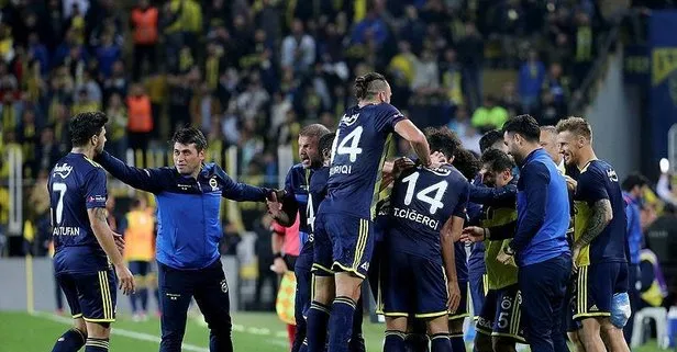 Fenerbahçe 5 yıldızının 5 golüyle Konyaspor önünde futbol şov yaptı