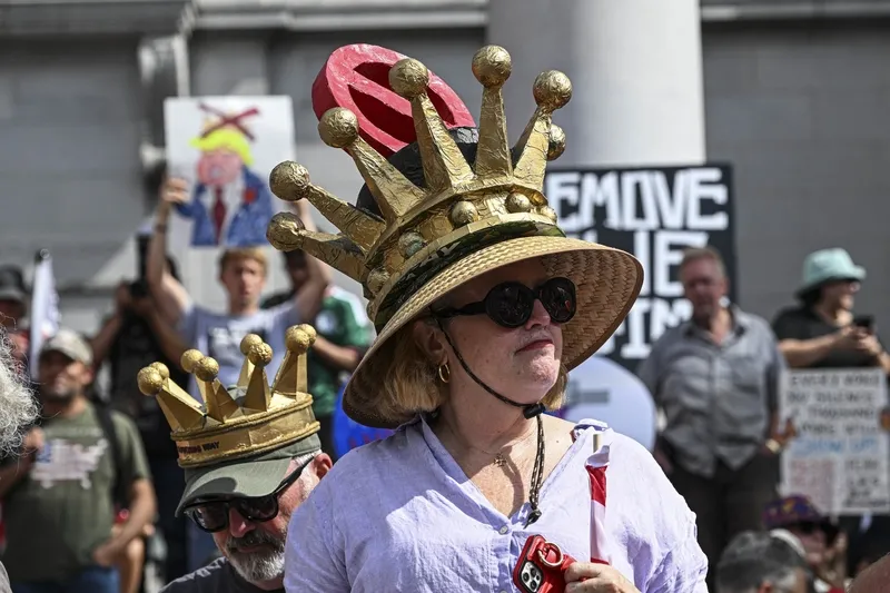 krallara-hayir-protestolari-abdyi-sardi-hedefte-trump-var-1774797644556.jpeg 'Krallara Hayır' protestoları ABD'yi sardı: Hedefte Trump var-2