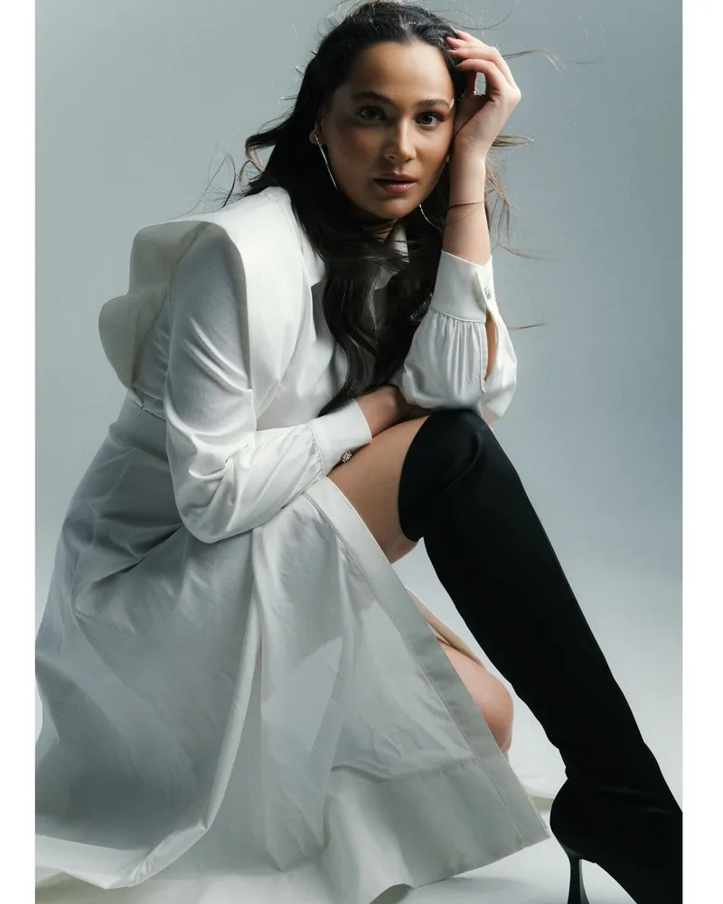 gulsim-ali-ilhan-kirmizilar-icinde-paylasti-pes-pese-yayinladigi-pozlarla-sosyal-medyayi-atese-verdi-gonul-dag-1712671535899.jpg Gülsim Ali İlhan kırmızılar içinde paylaştı! Peş peşe yayınladığı pozlarla sosyal medyayı ateşe verdi! Gönül Dağı’nın Dilek’iydi...-2