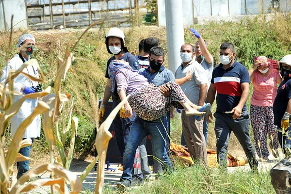 antalyada-yurekleri-daglayan-feryat-boyle-olmek-var-mi-1598184274981.jpg Antalya'da yürekleri dağlayan feryat! "Böyle ölmek var mı?"-2