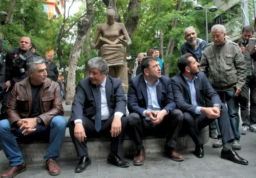 CHP'li ve HDP'li vekillerden DHKP-C'lilere destek-3