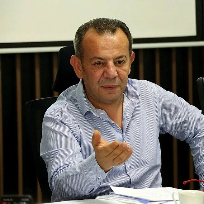 Başkan Erdoğandan CHPli Tanju Özcana heykel yanıtı: İhtiyaç sahiplerine yardım yapın