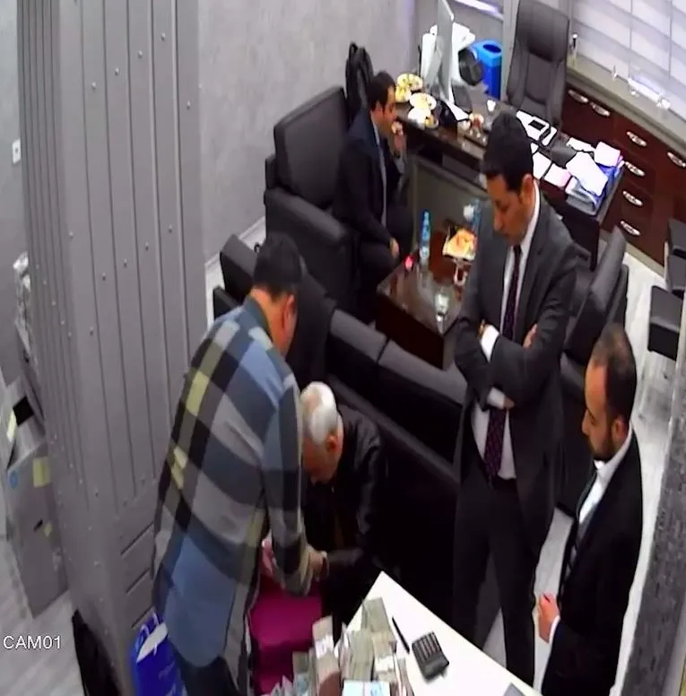 kemal-kilicdaroglu-para-kuleleri-goruntulerinden-rahatsiz-canli-yayinda-acikladi-1710964404826.jpg Kemal Kılıçdaroğlu "para kuleleri" görüntülerinden rahatsız! Canlı yayında açıkladı-3