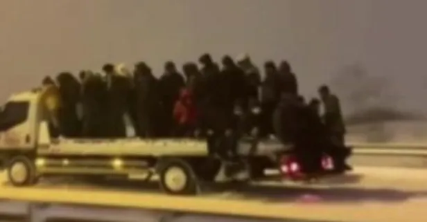 İstanbul'da utandıran görüntüler! Arnavutköy'de yolda kalan vatandaşları çekici taşıdı