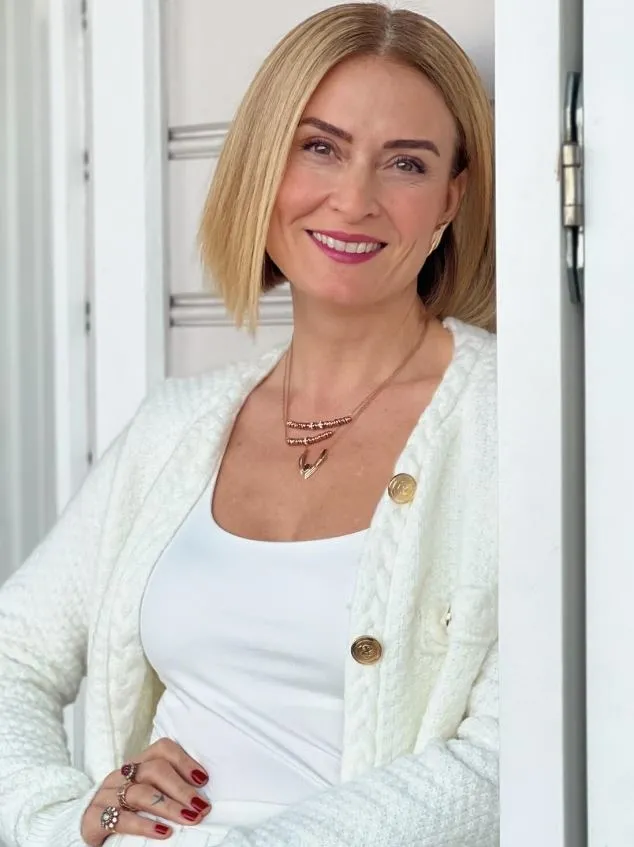 46'lık Ceyda Düvenci 26'sına geri döndü! 40 plus yöntemiyle 13 kilo verdi! Göbeği 5 cm incelten formül...-6