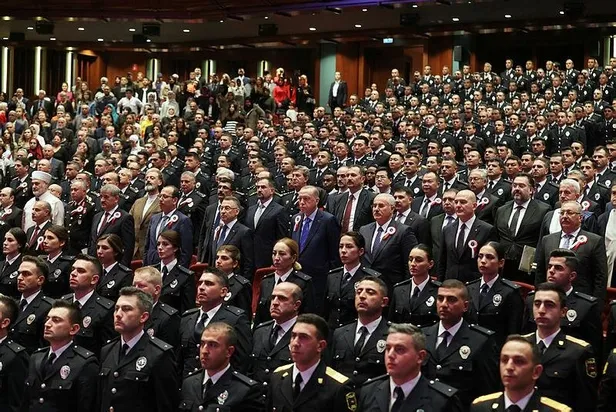 baskan-erdogan-polis-akademisi-polis-amirleri-egitimi-merkezi-6-donem-mezuniyet-toreninde-aciklamalarda-bulund-1667323469923.jpeg