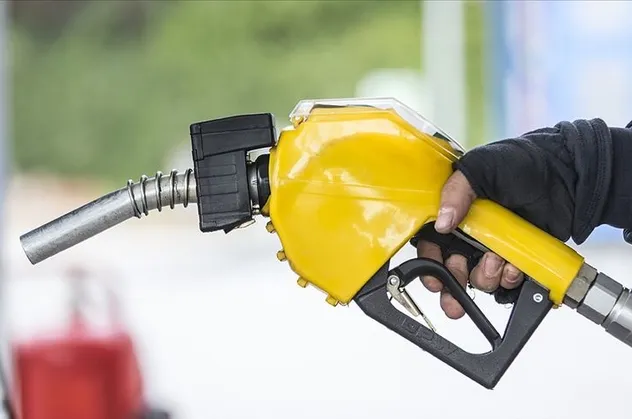 Son dakika: Benzine 8 kuruş indirim