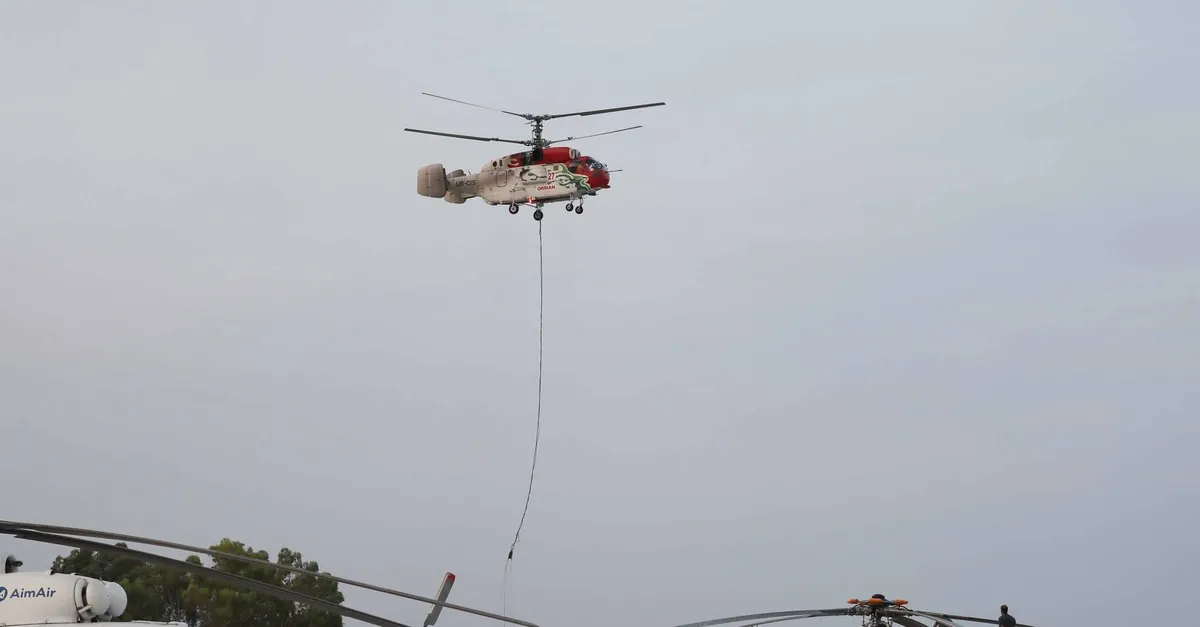 Orman yangınlarıyla mücadele eden pilotların zorlu mesaisi