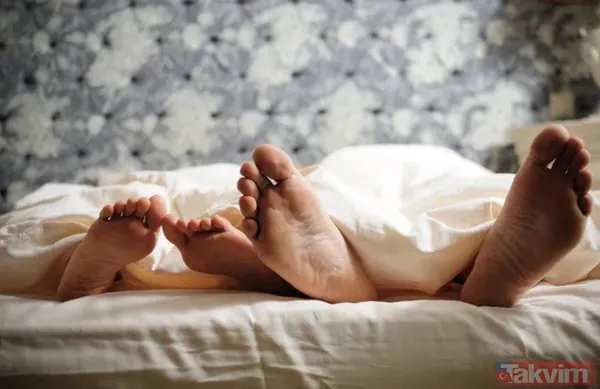 Bunların yanı sıra; şişmanlık, fast food gıdalar, trans yağ içeren besinler, sigara, tütün, uyuşturucu ve alkol kullanımı, uzun süre sabit bir şekilde...