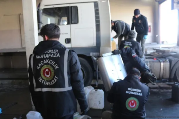 bugune-kadar-ele-gecirilen-en-yuksek-miktar-ticaret-bakani-mehmet-mus-duyurdu-uyusturucu-tacirlerine-buyuk-dar-1647099502751.jpeg Bugüne kadar ele geçirilen en yüksek miktar! Ticaret Bakanı Mehmet Muş duyurdu! Uyuşturucu tacirlerine büyük darbe-3