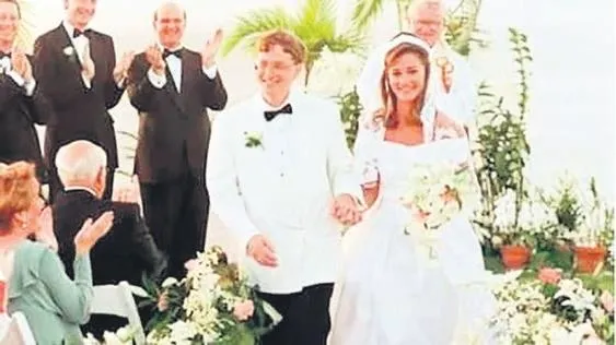 Bill Gates ile 27 yıllık eşi Melinda Gates boşanıyor!-4