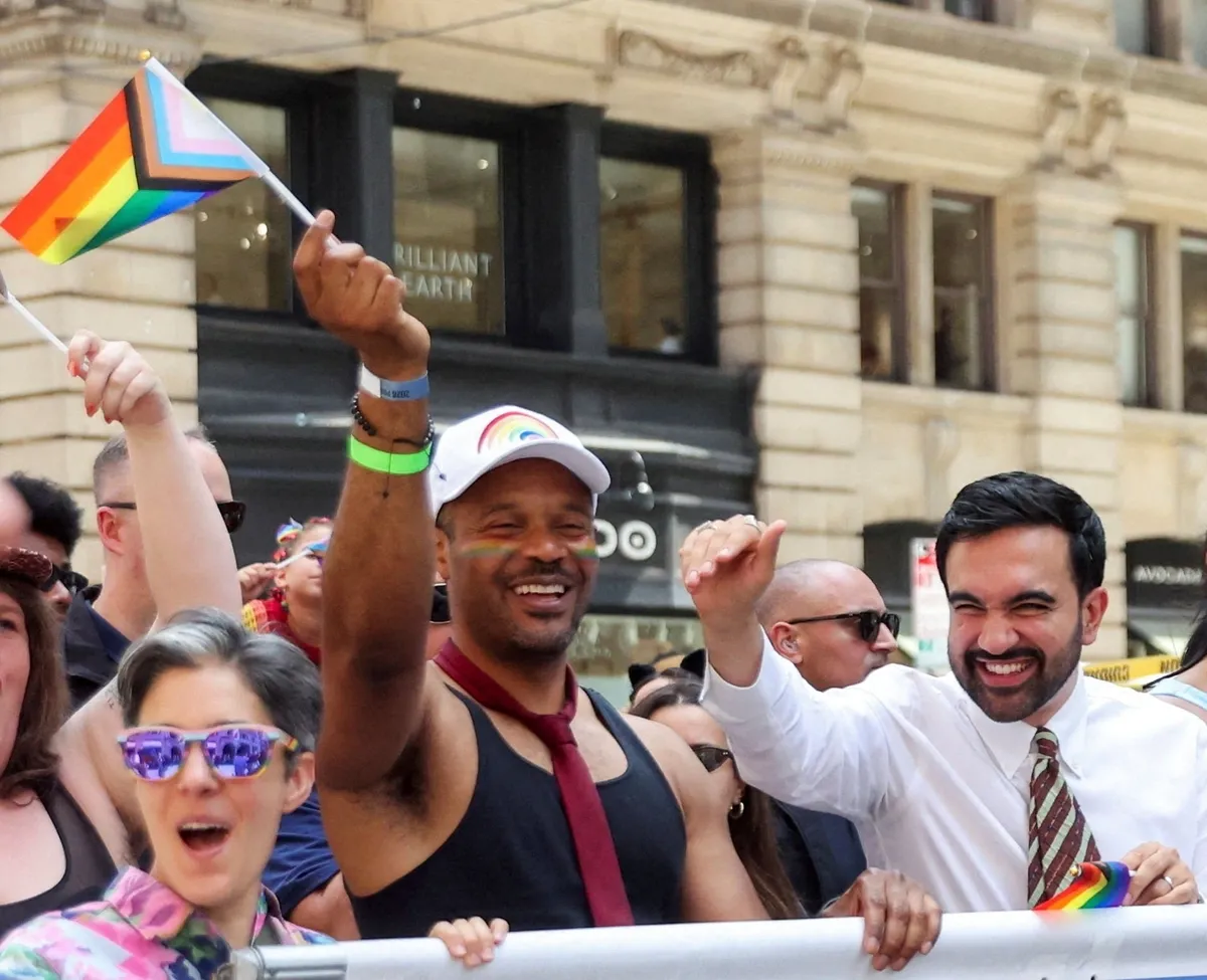 Koltuk sevdası inancın önüne geçti: New York Belediye Başkanı Mamdani LGBT yürüyüşünde boy gösterdi