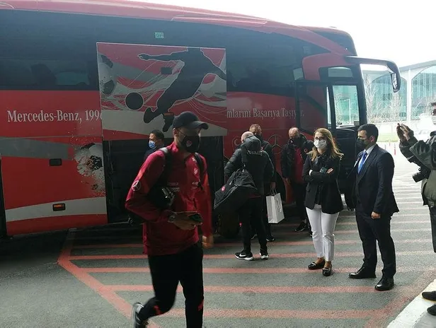 SON DAKİKA: A Milli Futbol Takımı Norveç maçı için İspanya'nın Malaga şehrine gitti-1