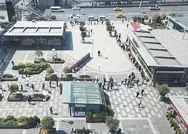 Karantinadan çıkan onbinler AVMlere akın etti