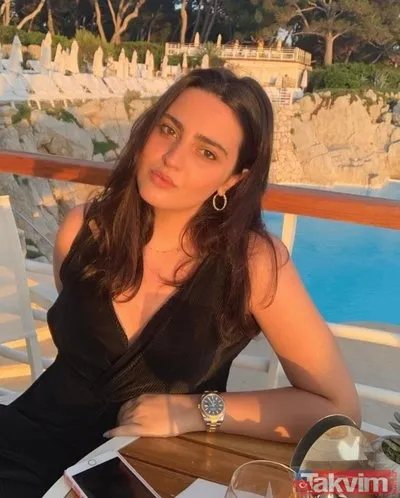 Sibel Can derin göğüs dekoltesiyle sahne aldı! Kızı Melisa Ural ile göz göze gelince bakın ne yaptı! O anlar çok konuşuldu - 6