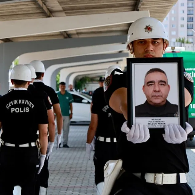 Mersin’de görev başında rahatsızlanan polis şehit oldu