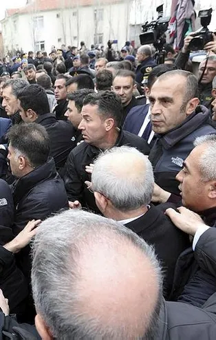 Kemal Kılıçdaroğlu'nu Çubuk'ta koruyamayan devlet mi yoksa korumaları mı?