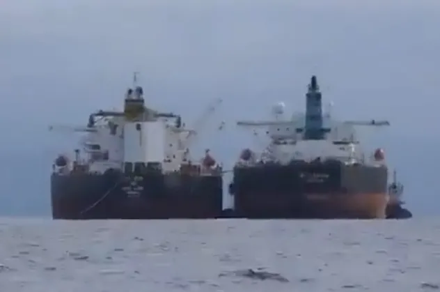 Avrupa Rusya'ya yaptırım peşindeyken Yunanistan Rus petrolünü böyle kaçırıyor! Sinyallerden adım adım iz sürüldü