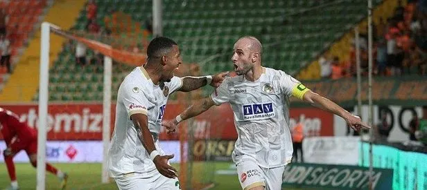 Alanyaspor Başakşehir’i 2 golle geçti!