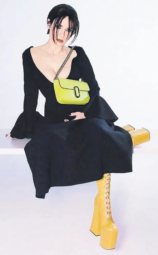 yok-boyle-aci-11-yasindaki-esref-gunes-insaat-alanindaki-demirlerin-ustune-duserek-hayatini-kaybetti-1654204239984.jpeg Yok böyle acı! 11 yaşındaki Eşref Güneş inşaat alanındaki demirlerin üstüne düşerek hayatını kaybetti-4