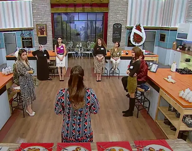 Gelinim Mutfakta kim elendi? 26 Kasım Gelinim Mutfakta haftanın birincisi kim oldu? Altın bilezikleri kapan yarışmacı…-4