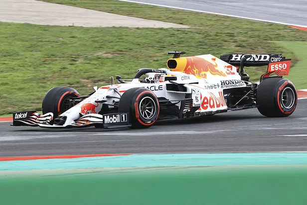 formula-1-istanbul-turkiye-grand-prix-kim-kazandi-10-ekim-2021-f1-puan-durumu-formula-1-turkiye-birincisi-kim-oldu-1633860494843.jpg Formula 1 Türkiye birincisi kim oldu 2021? Formula 1 İstanbul Türkiye Grand Prix kim kazandı? 10 Ekim 2021 F1 puan durumu!-3