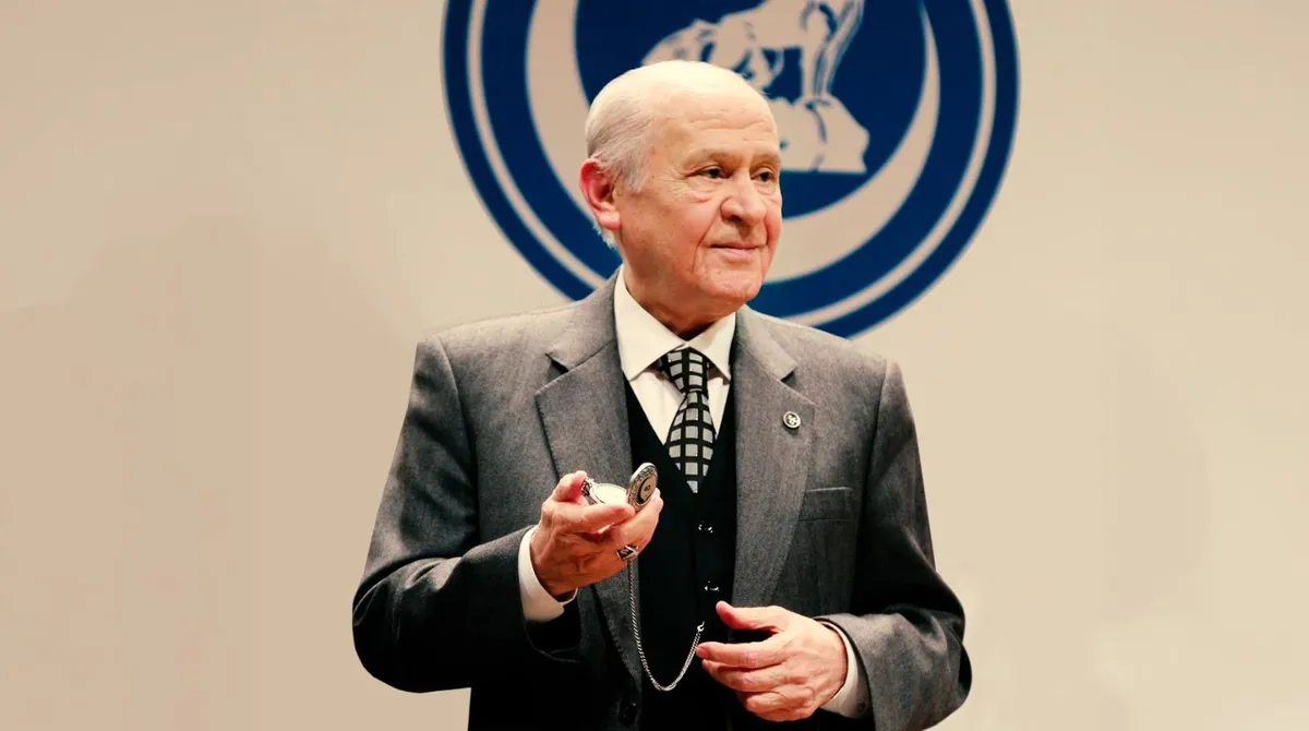 Bahçeli’den "sistemi güçlendirecek" yeni anayasa çağrısı... Hem siyasi partiler hem seçim kanununa vurgu-1