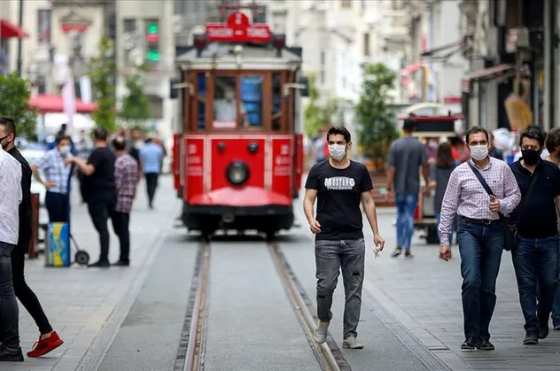 SON DAKİKA: Koronavirüste kritik tarih belli oldu! O aydan sonra hızı kesilecek