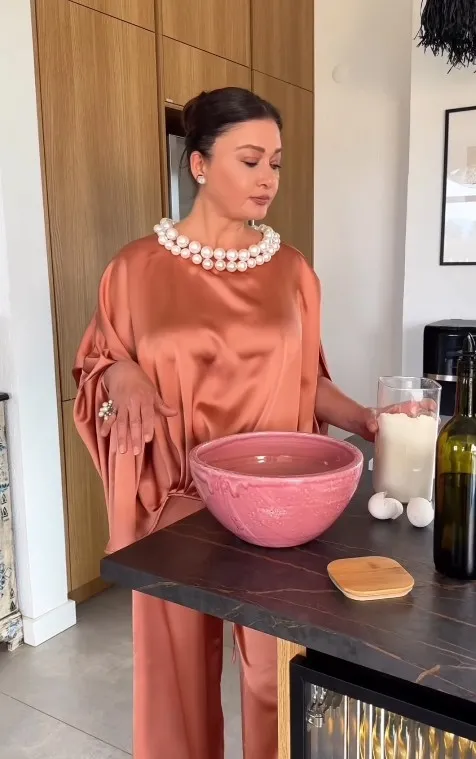 nurgul-yesilcay-50-yasini-kutladi-hic-gostermiyorum-1774513155924.jpg “Ben yarım asırdır yaşıyorum” Nurgül Yeşilçay’dan 50 yaş taktikleri geldi: Doğum gününde olay paylaşım-2