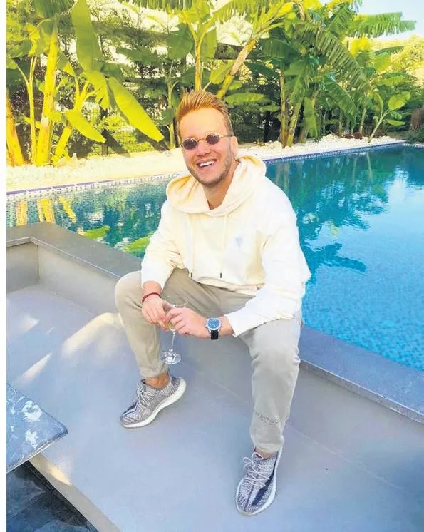 Playboyların gözdesi olan Ceylan Çapa, gönlünü İzmirli Aksel Deligöz’e kaptırdı-6