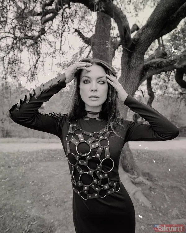 Arzu Yanardağ siyah bikinisiyle salıncakta verdiği pozla sosyal medyayı yıktı geçti! Gören bir daha baktı ‘Kim der bir çocuk annesi’ - 4