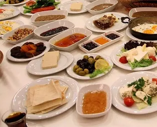 Dünyaca ünlü Dr. Mehmet Özden dikkat çeken kahvaltı çıkışı! Yasaklanmalı