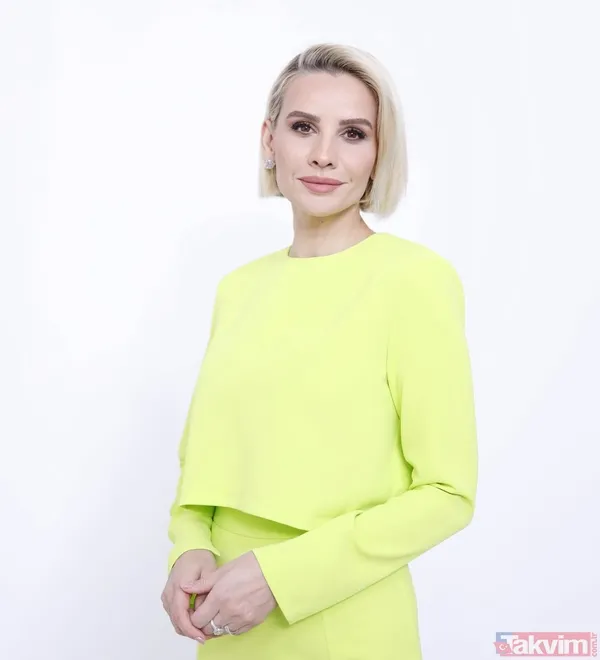 Gelin-görümce paylaşımı! 14 yıl önce Ali Özbir ile evlenen Esra Erol’un görümcesi bakın kim çıktı! Meğer Kurtlar Vadisi’nin yıldızıyla... - 3