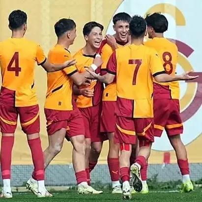 Galatasaray’dan Fenerbahçe’ye 8 gol!