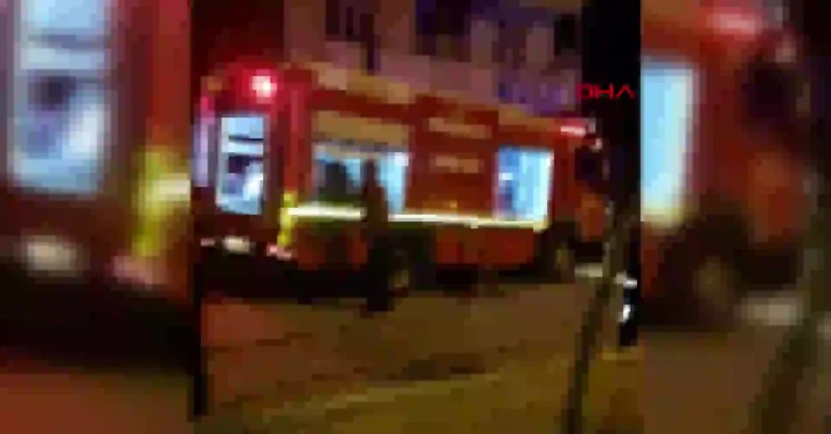 Diyarbakir Da Dehset Cinnet Getiren Baba Kendini Esini Ve Kiz Cocugunu Benzin Dokerek Yakti Videosunu Izle Takvim Tv