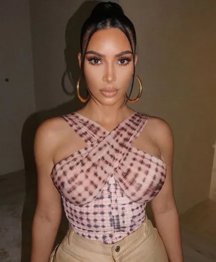 Kim Kardashian sosyal medyada para saçıyor! Tek bir şartla bin takipçisine 500 dolar gönderecek (3 bin 816 TL)-10