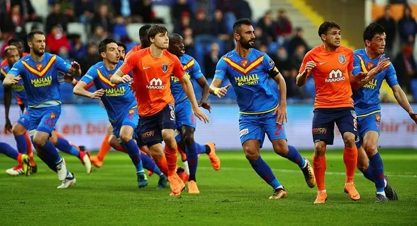 Başakşehir maç fazlasıyla zirvede-2