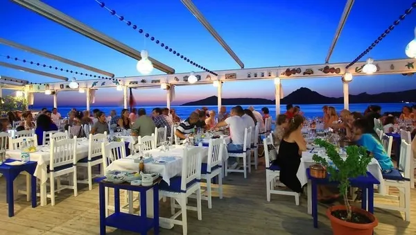 Bodrum'daki lüks restoranlar müşteriye balıklama daldı! Kimi 5 bin 880 TL hesap yazdı kimisi de 6 dilim kavuna 210 TL-2