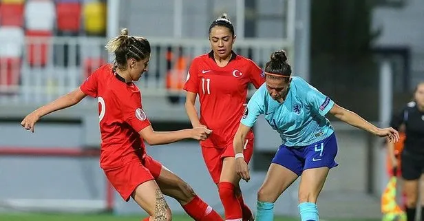 Türkiye Hollanda'ya farklı mağlup oldu