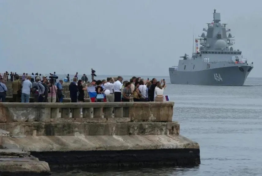 Savaş gemileri ABD sınırında