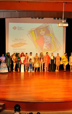 Artırılmış gerçeklik defilesi nefes kesti