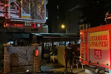 İstanbul Kadıköy'de facianın eşiğinden dönüldü! Restoranın tavanı çöktü, içeride müşteriler vardı...