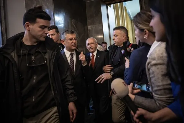 hdpyi-tutum-belgesi-kesmedi-kapali-kapilar-ardindan-bakanlik-ve-milletvekilligi-pazarligi-1679382141757.jpg HDP'yi 'Tutum Belgesi' kesmedi: Kapalı kapılar ardından bakanlık ve milletvekilliği pazarlığı-10