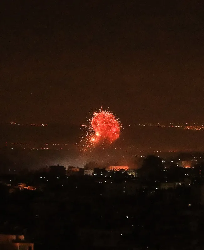 İsrail uçakları Gazze'yi bombalıyor - 5