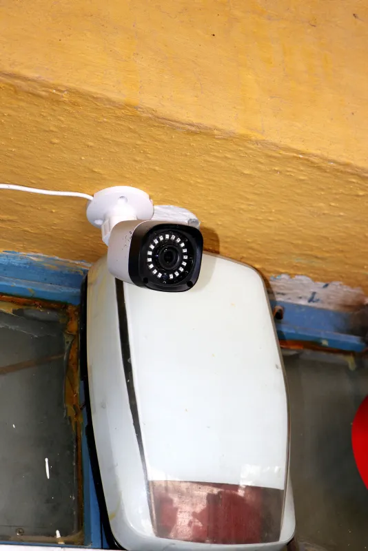 insanlik-olmemis-dedirten-davranis-kapisi-acik-marketten-aldiklari-urunleri-kameraya-gosterip-ucreti-marketin-1643095427126.jpg 'İnsanlık ölmemiş' dedirten davranış! Kapısı açık marketten aldıkları ürünleri kameraya gösterip ücreti marketin girişine bıraktılar-4