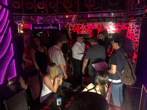 Bursa'da gece kulüplerine şok baskın! Böyle yakalandılar-3
