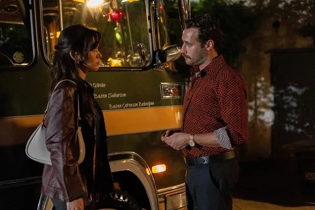 dilek-tasi-gercek-hayat-hikayesi-mi-dilek-tasi-dizisi-hangi-donemi-hangi-yillari-anlatiyor-dizi-nerede-hangi-i-1694110368366.jpeg Dilek Taşı dizisi hangi dönemi, hangi yılları anlatıyor? Dilek Taşı gerçek hayat hikayesi mi? Dizi nerede, hangi ilde çekiliyor?-2