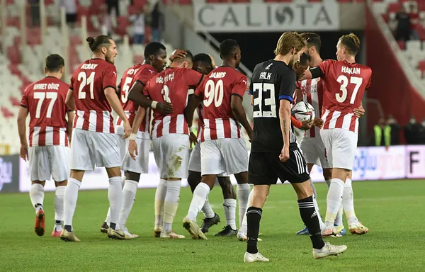 1629450441625.jpg Türkiye'yi UEFA'da bekleyen büyük tehlike! Yine sınıfta kaldık-4