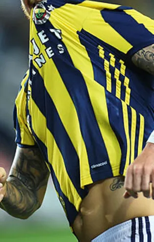 Fenerbahçe'nin eski yıldızı Süper Lig'e geri dönüyor