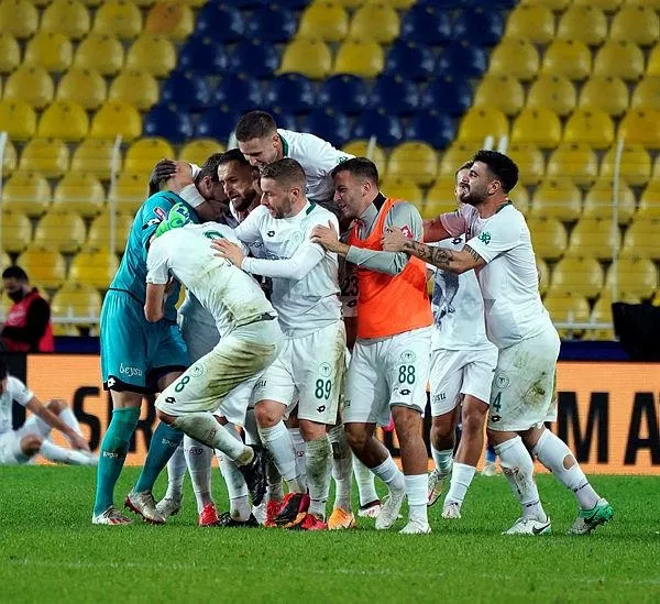 Fenerbahçe evinde Konya’ya boyun eğdi! Bu sezon ligde ilk kez kaybetti-2